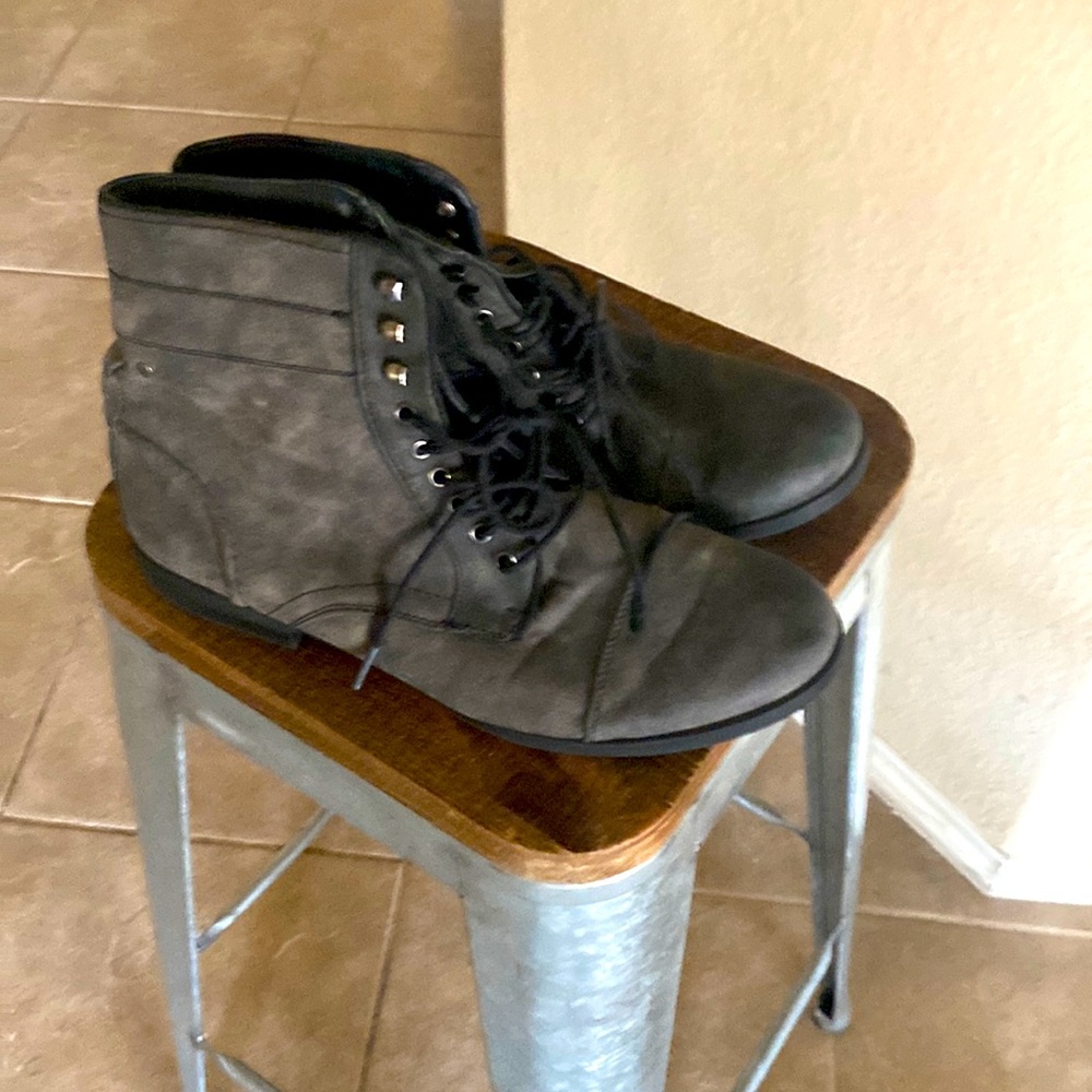 Forever 21 Men’s Boots